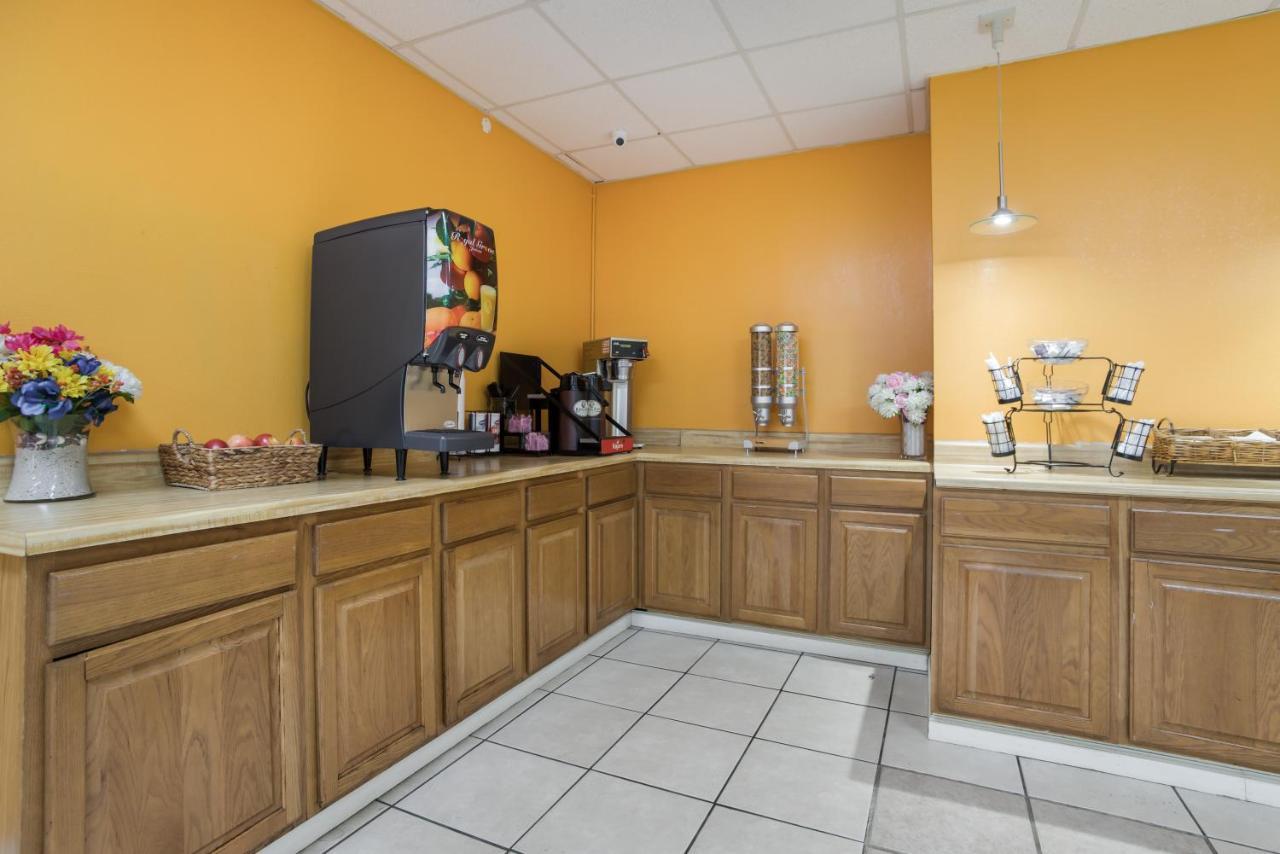 Americas Best Value Inn Tulsa I-44 Oakhurst Extérieur photo