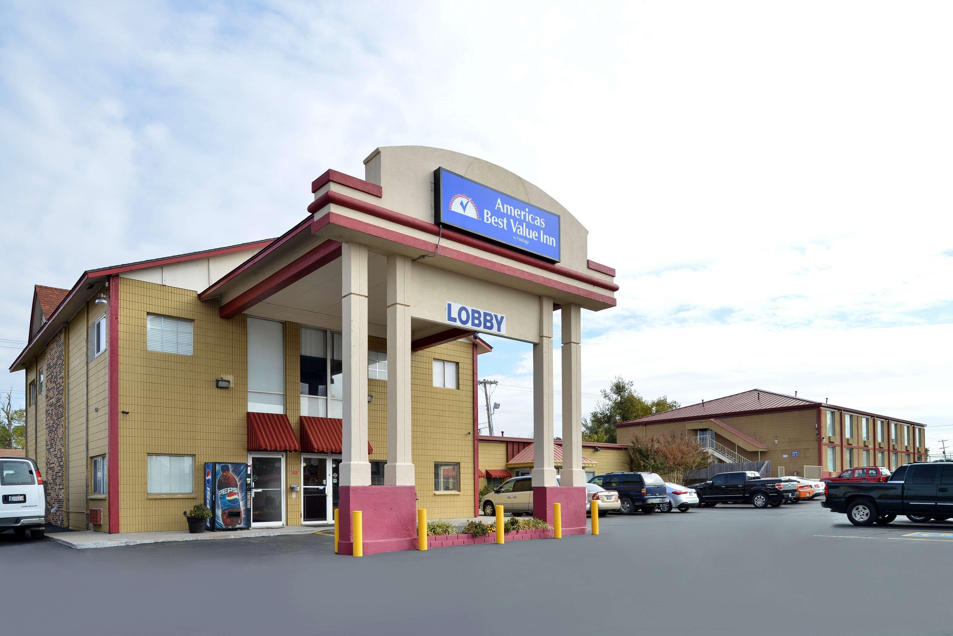 Americas Best Value Inn Tulsa I-44 Oakhurst Extérieur photo