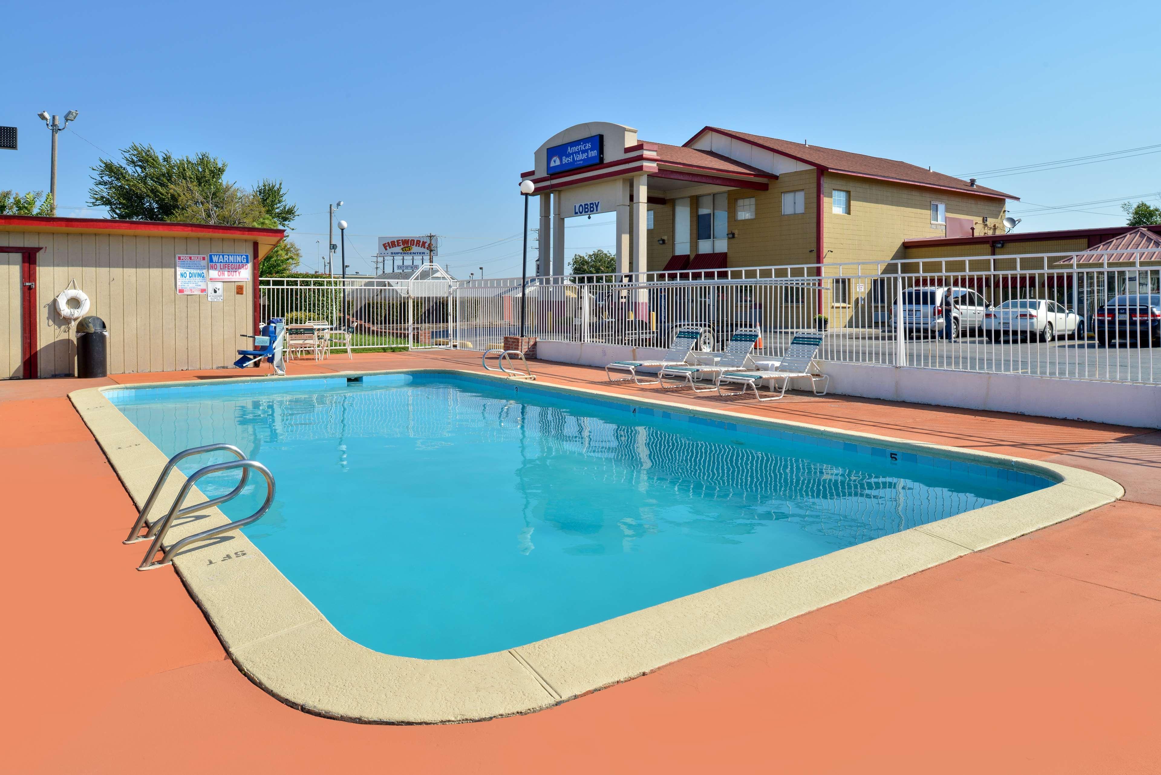 Americas Best Value Inn Tulsa I-44 Oakhurst Extérieur photo
