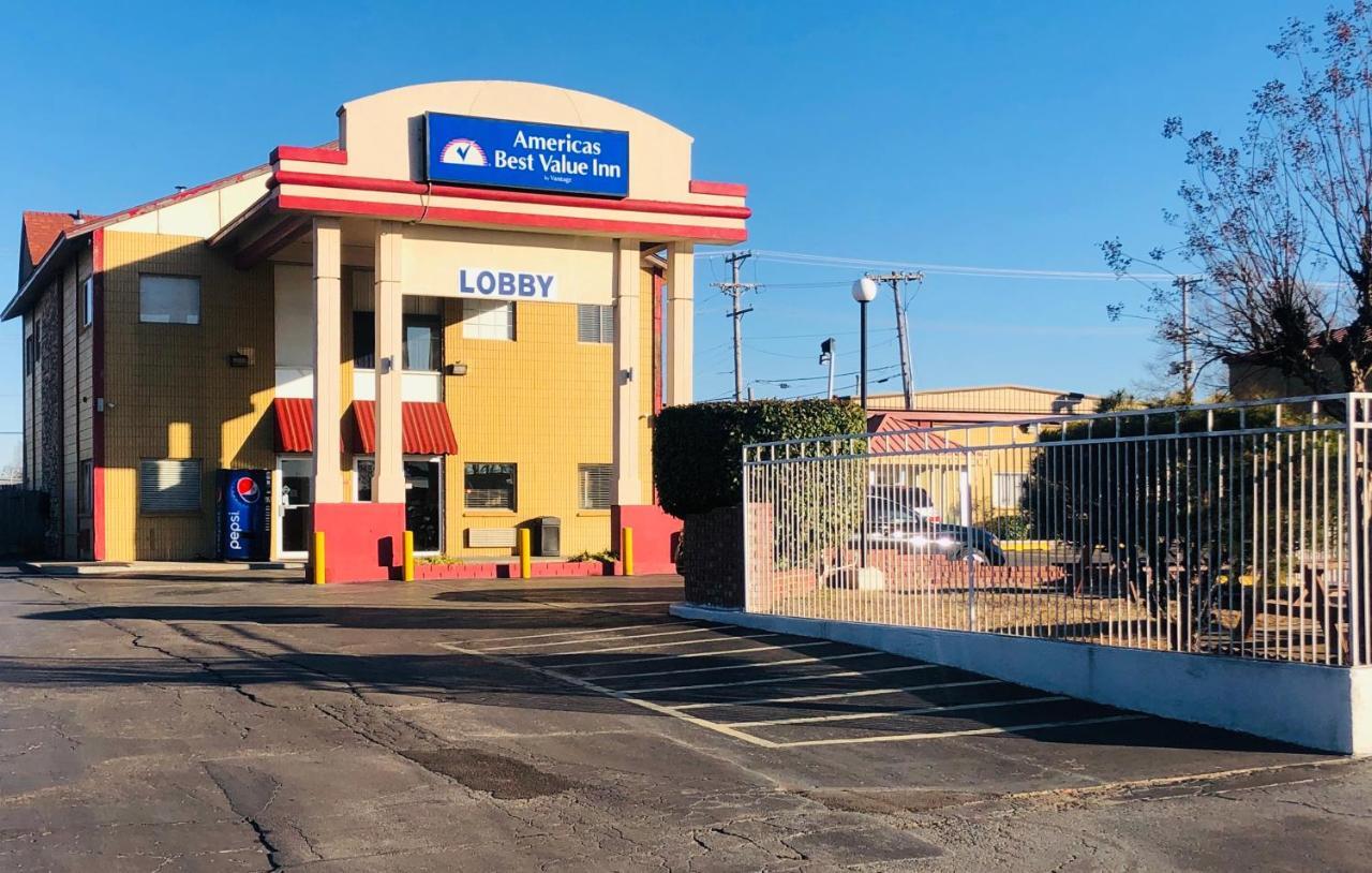 Americas Best Value Inn Tulsa I-44 Oakhurst Extérieur photo